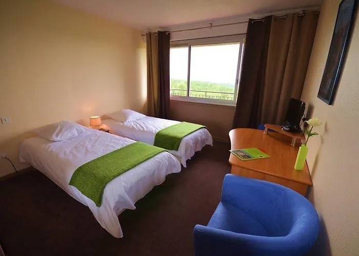 Le Bois D'imbert Hotel *